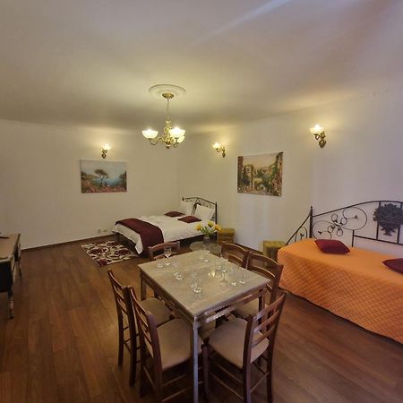 5* Royal House Near Unirii Square Villa Cluj-Napoca Buitenkant foto